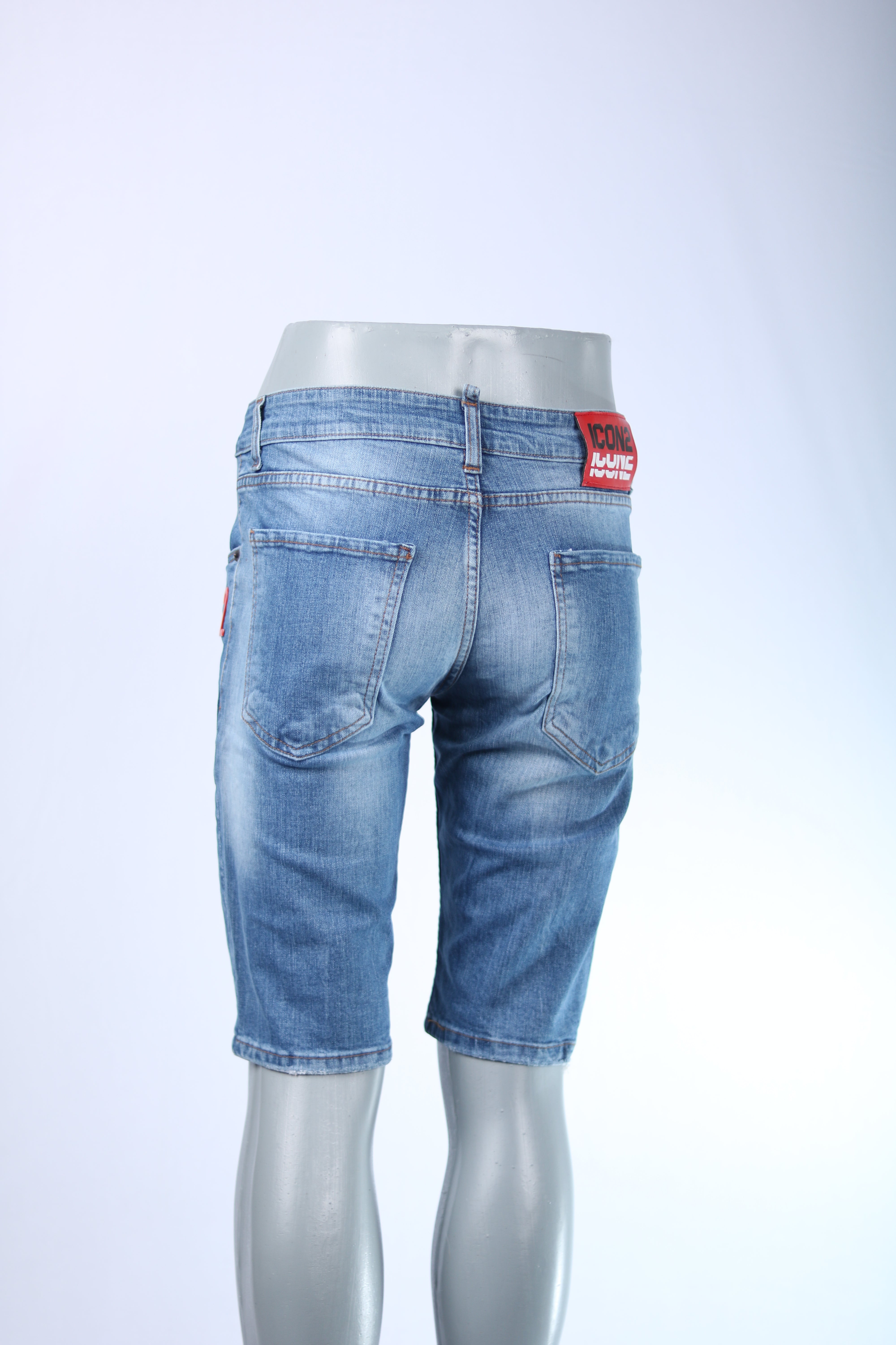 Icon2 Distressed Denim Shorts – Lässig und Trendig